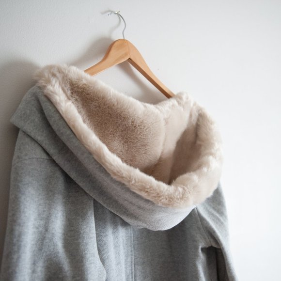 GAP | GREY CARDIGAN WITH FAUX FUR LINED HOOD - Picture 5 of 5